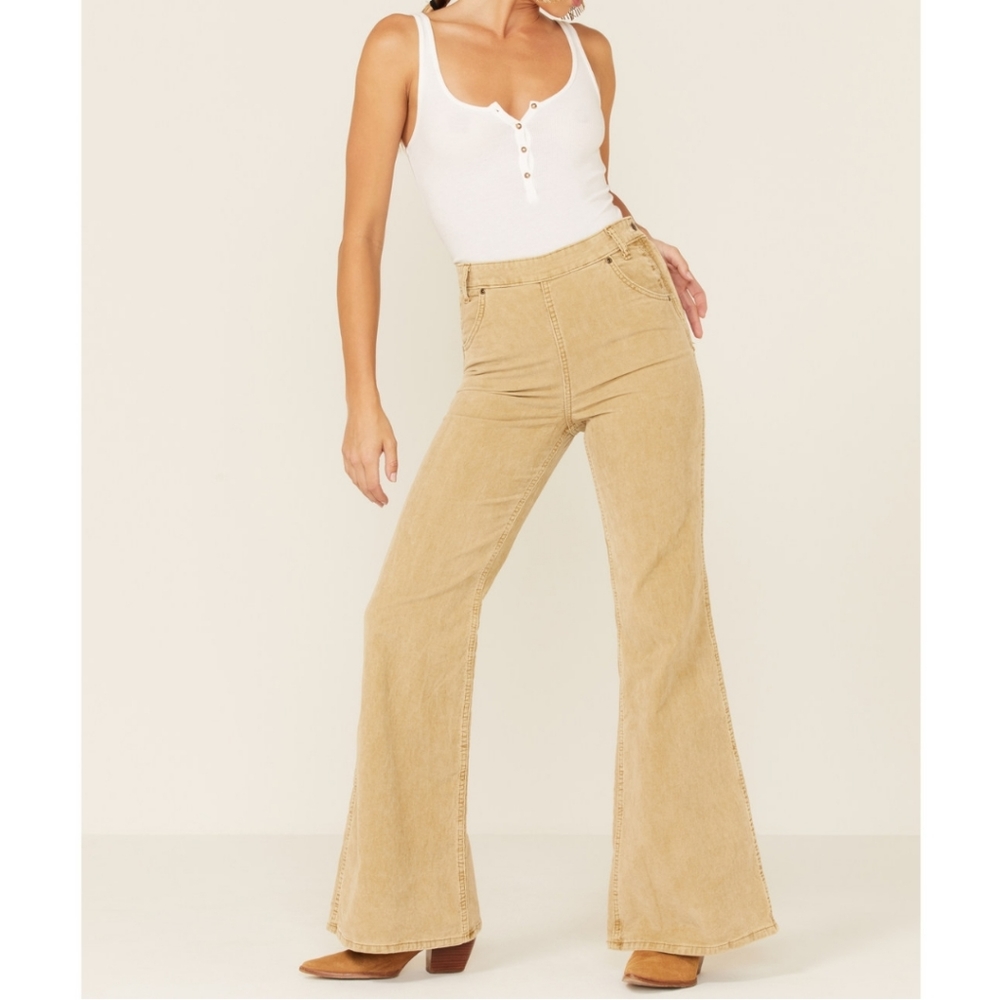 Lee "Vintage Modern" High-rise Flare Corduroy Jeans 29x34